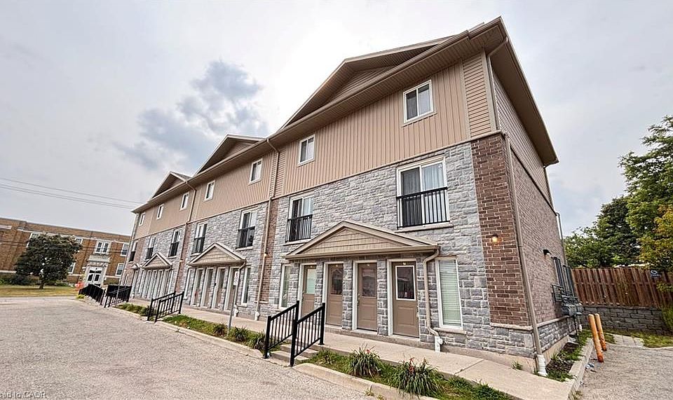 1st image of 122 Courtland Ave E #14