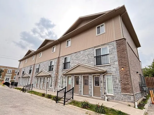 122 Courtland Ave E #14, Kitchener, ON N2G 0B8
