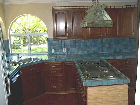 5th image of 160 Norlyn Dr