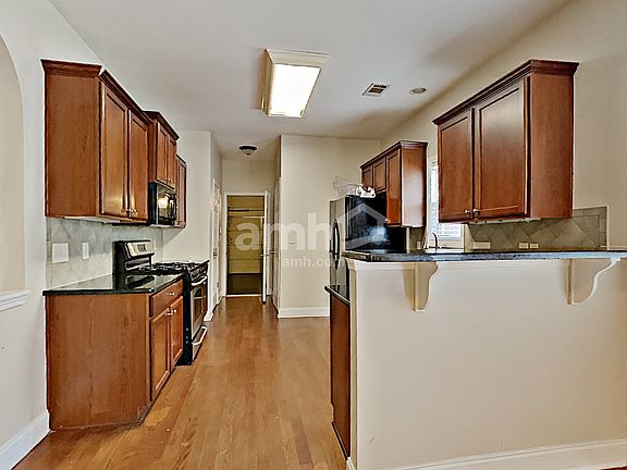 3rd image of 2465 Hickory Station Cir