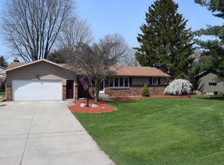 7573 Magnolia Dr, Jenison, MI 49428