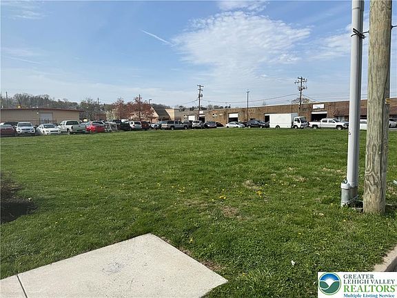 2nd image of 625-41 N Nelson St