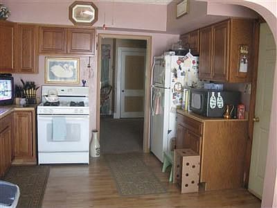 2nd image of 916 Park Ave