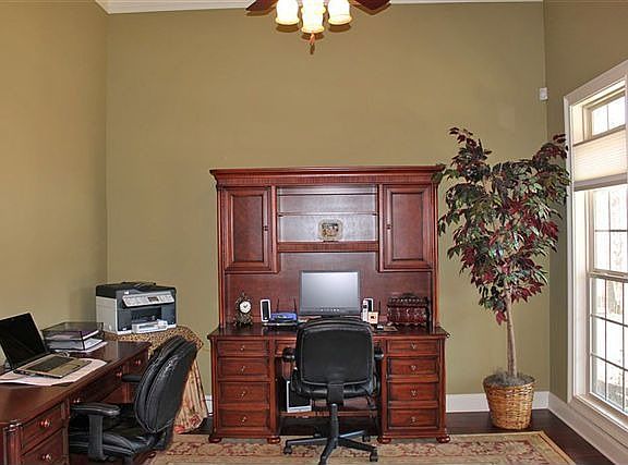 5th image of 53 Haddington Dr
