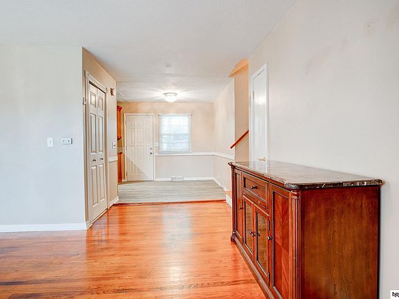 5th image of 5606 Mary St