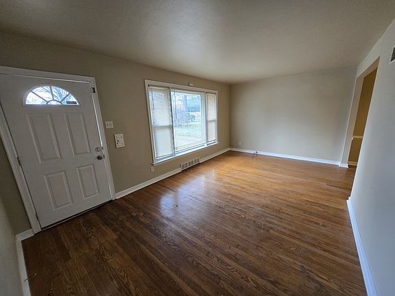 3rd image of 9212 Hathaway Dr