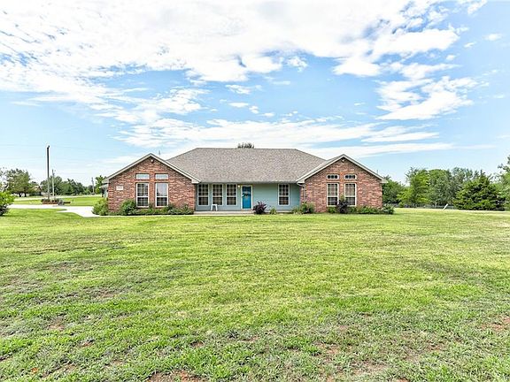 3rd image of 13704 Oakhill Dr