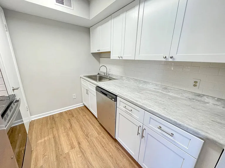 Signature at Southfield Apartments — Photo 12