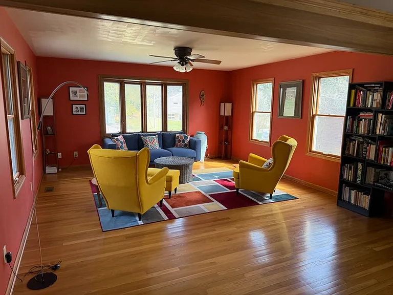 1720 E Devon Ln — Photo 3