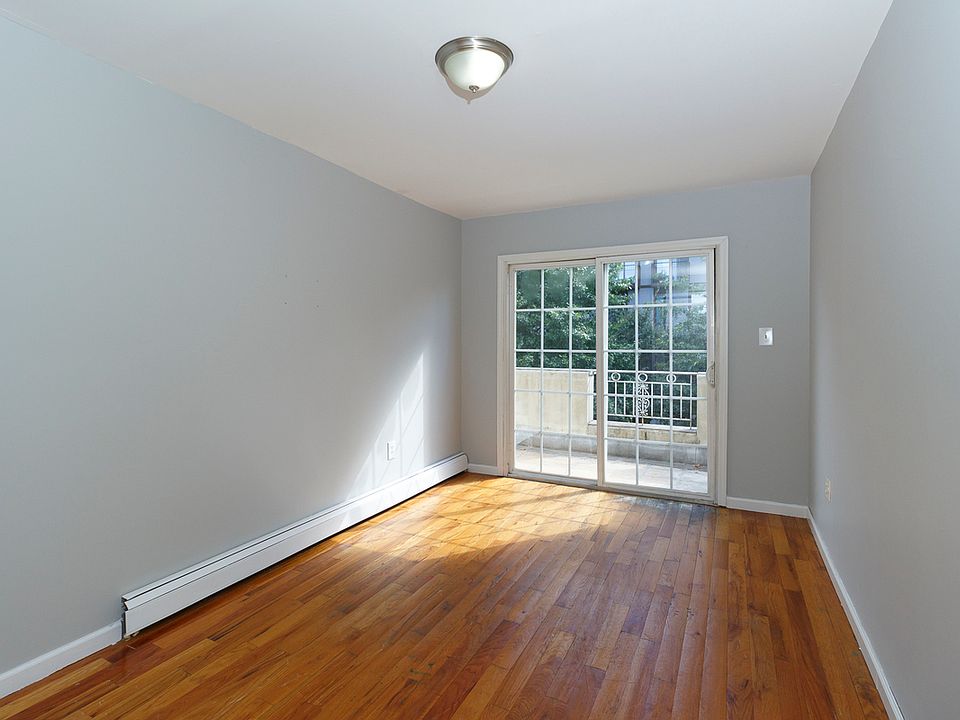 1st image of 81A Hart St #3