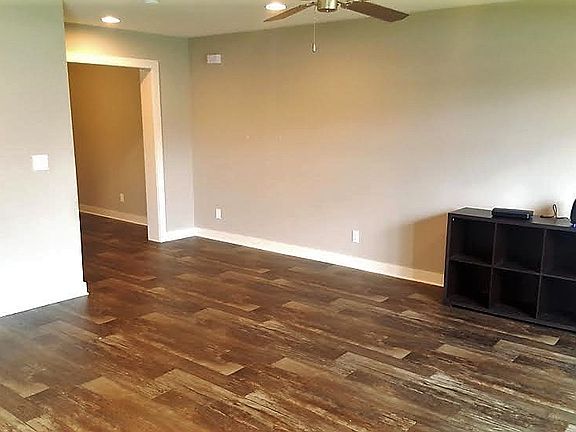 5th image of 16015 Wrigley Dr
