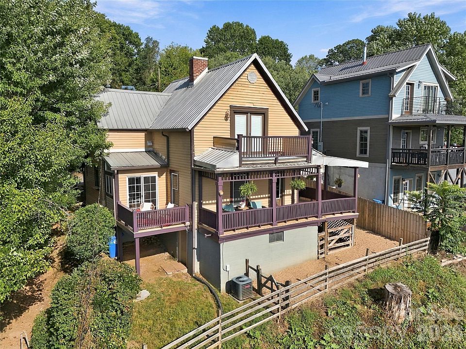 1st image of 60 Roberts St