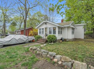 115 Lakehurst Ave, Weymouth, MA 02189