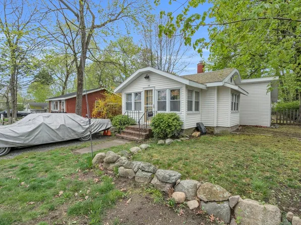 115 Lakehurst Ave, Weymouth, MA 02189