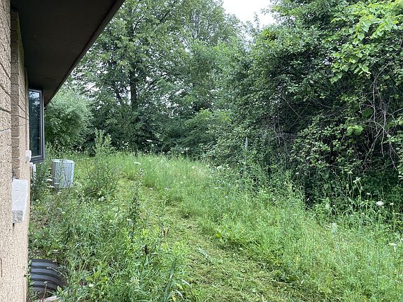 4th image of 3959 Country Aire Dr