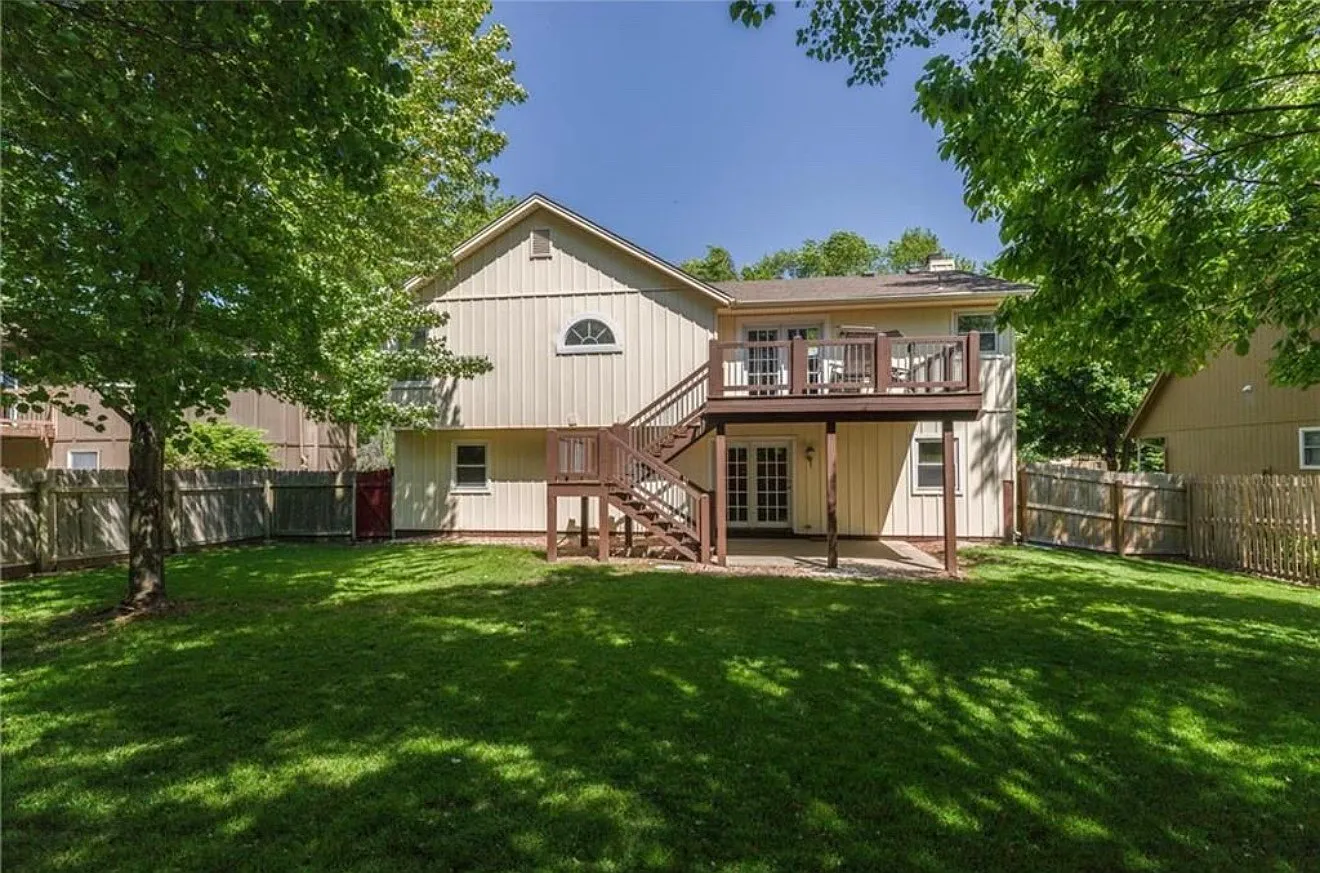 4 bed, 1882 sqft, $2,650 — Photo 2