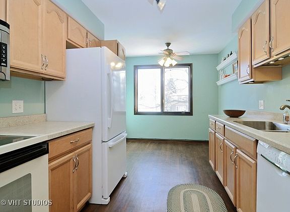 5th image of 1200 W Northwest Hwy APT 115