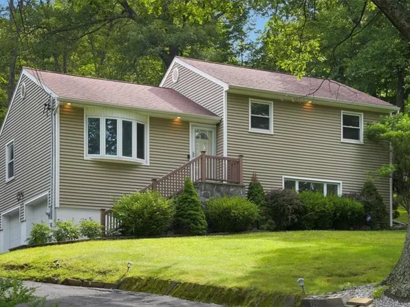 3905 Eleanor Drive, Mohegan Lake, NY 10547