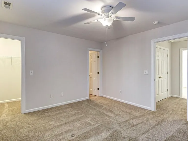 200 Sir William Ln — Photo 11