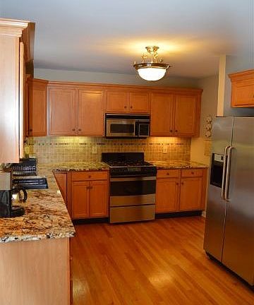 4th image of 12 Waterview Dr