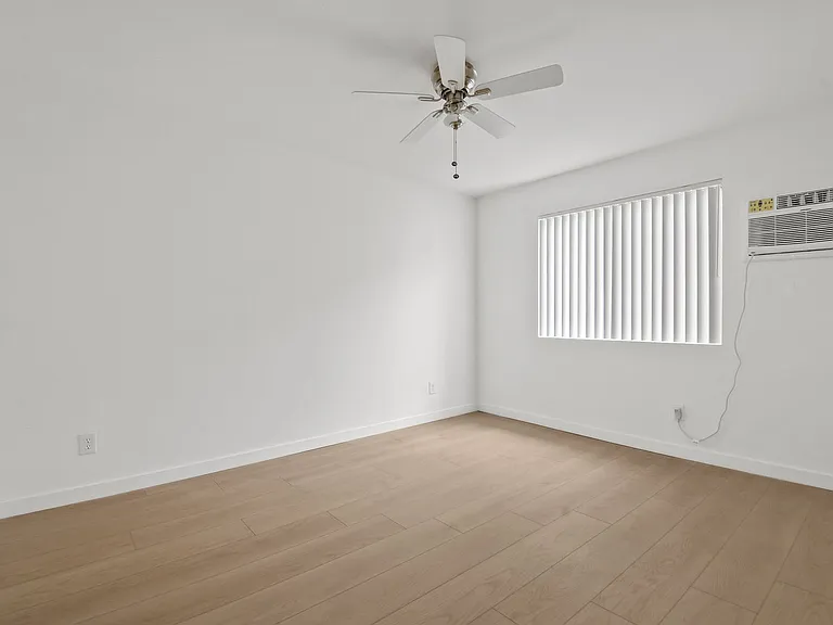 1550 Saltair Ave, prime West LA location! — Photo 14