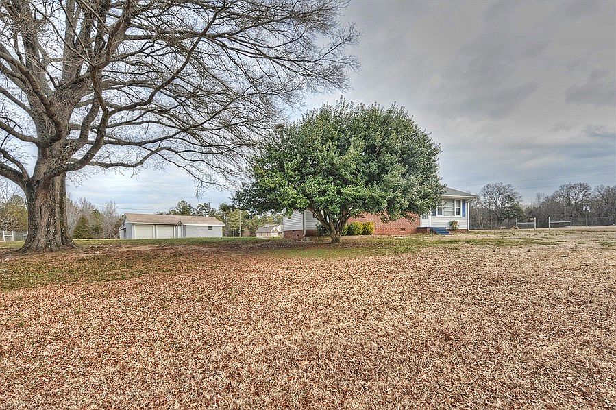 2nd image of 1899 Hopewell Rd