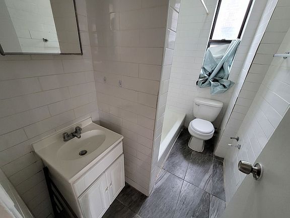4th image of 1235 Morris Ave APT 6D
