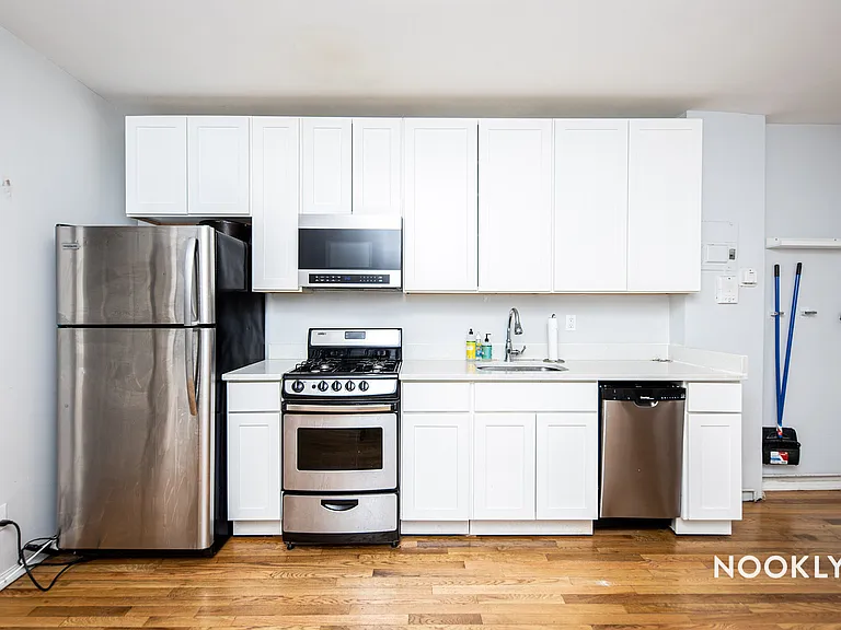 440 Lafayette Ave #3 — Photo 3