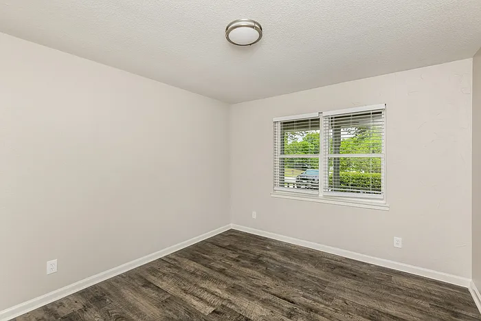 2417 Skyline Dr — Photo 13