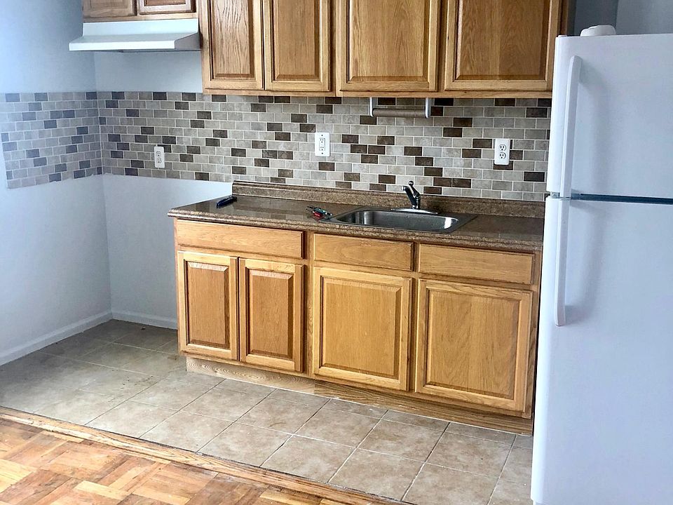 2nd image of 340 E 176th St #2C