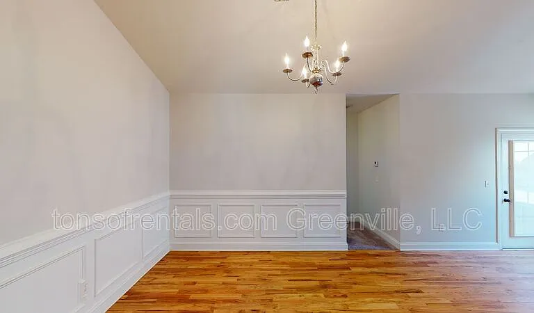 939 Squires Point — Photo 6
