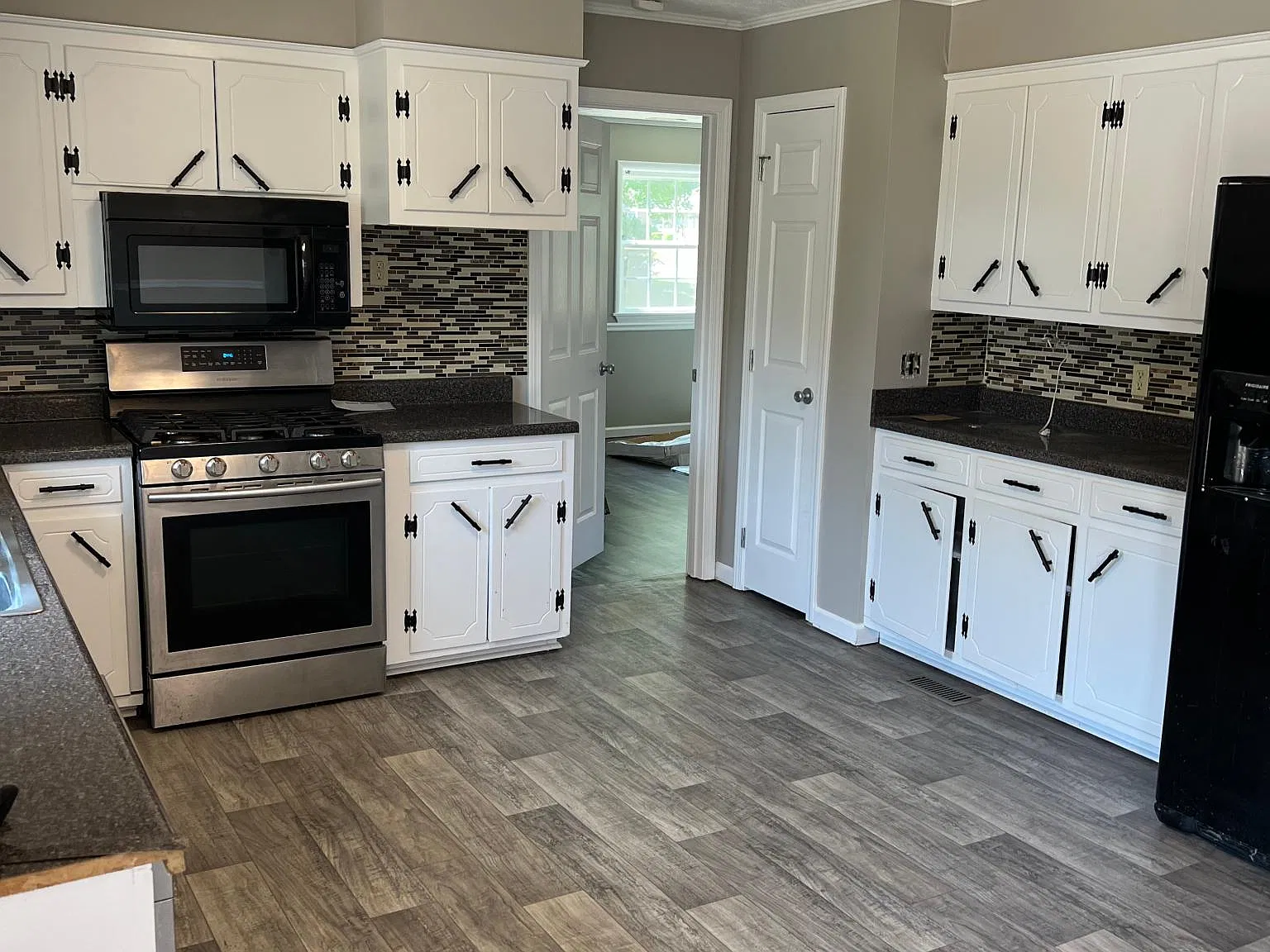 4 bed, 2.5 bath, 1755 sqft, $2,000 — Photo 3