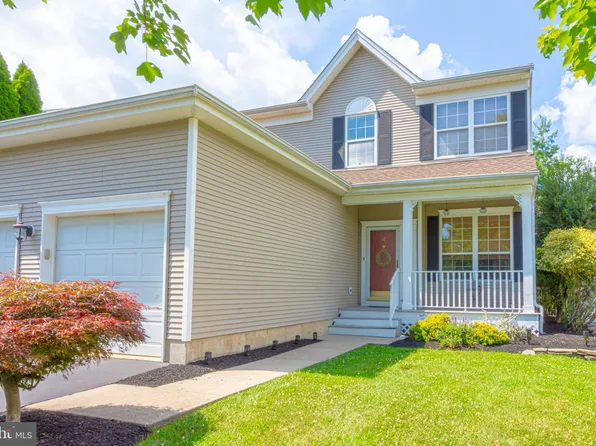16 Coburn Rd, Pennington, NJ 08534