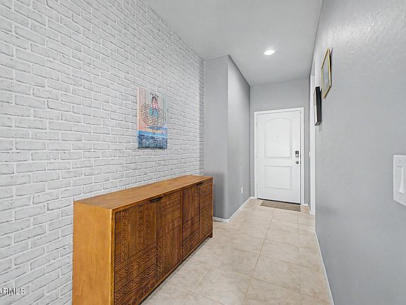 4th image of 37002 W MADDALONI Avenue