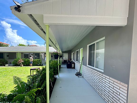4th image of 330 Almeria Rd