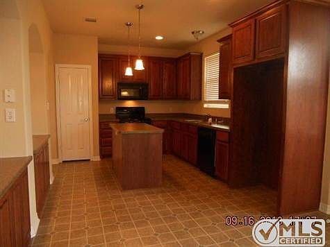 2nd image of 108 Cottonwood Trl
