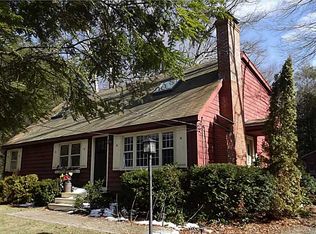 121 Lake View Dr, Glocester, RI 02814