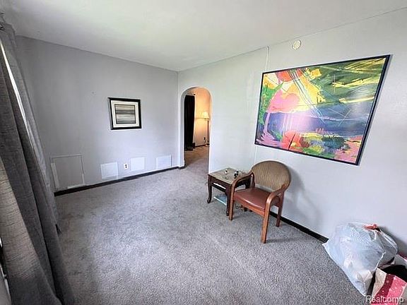 2nd image of 6761 Piedmont St