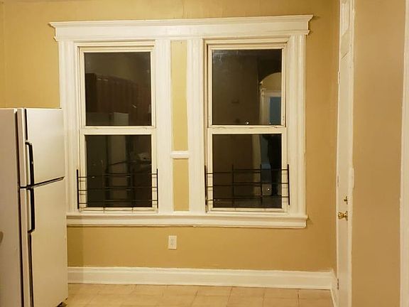 5th image of 649 S 18th St Floor 3