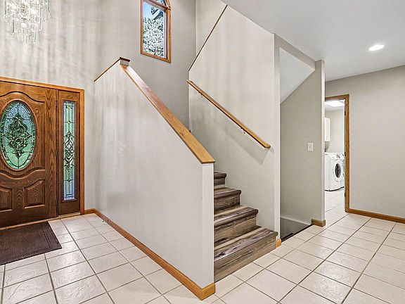 4th image of 7474 Wiczer Dr
