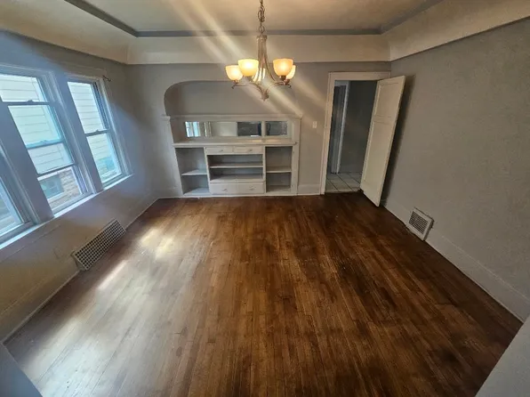 2539 N 51st St, Milwaukee, WI 53210