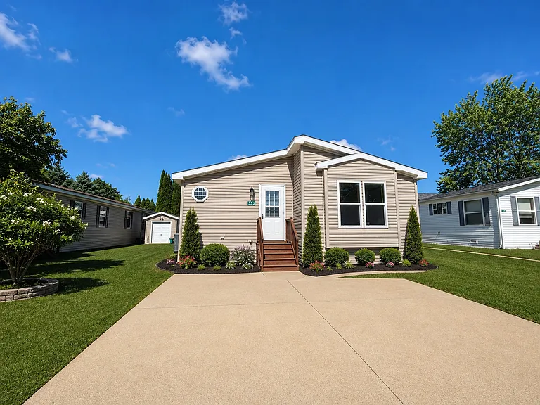 Whittaker Oaks — Photo 25