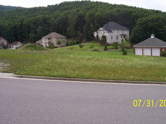 2nd image of 3833 Eagle Crest Dr