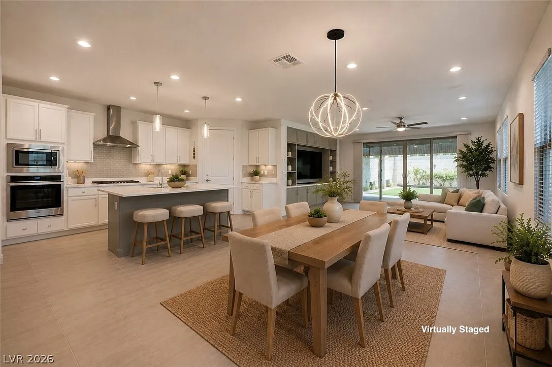 3 bed, 2.0 bath, 1769 sqft, $2,500 — Photo 4