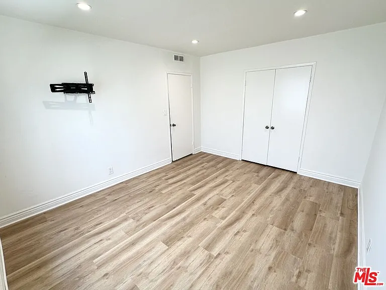 1215 N Hayworth Ave #203 — Photo 9