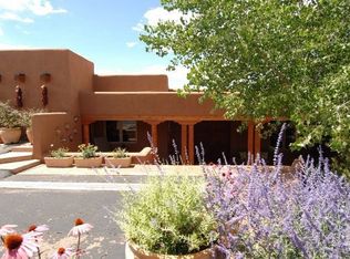 1014 Sierra Del Norte, Santa Fe, NM 87501