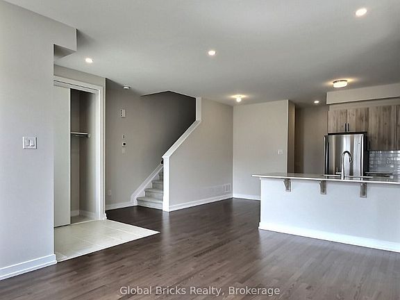 4th image of 524 Oldenburg Ave