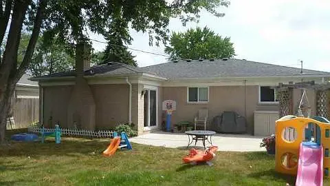 Castleton Dr — Photo 9