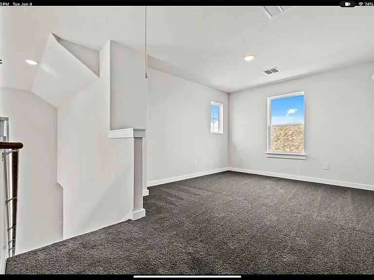 138 Blackwell Ln — Photo 4