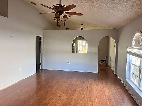 Additional Living Room